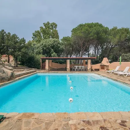Degli Archi Villa *