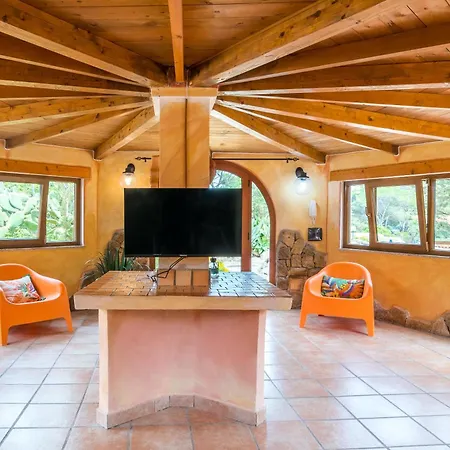 Degli Archi Villa *
